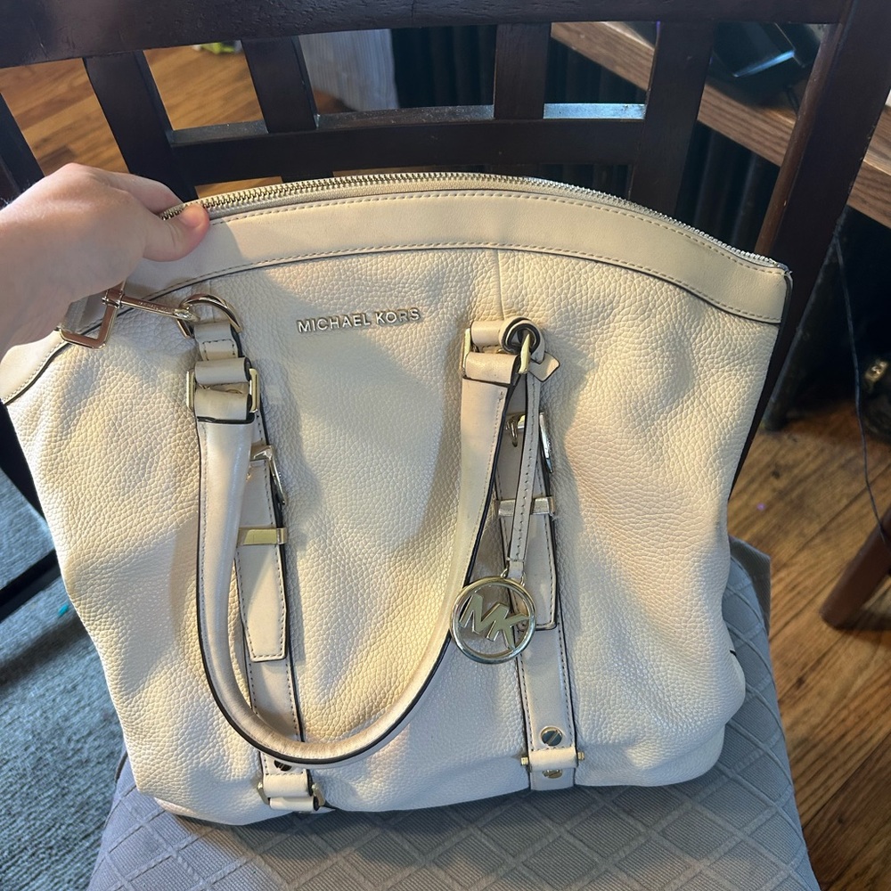 Michael Kors Off-White Leather large Tote w/ adjustable strap